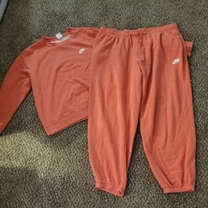☆•Women's Coral Nike Sweatsuit •Size:X Large •☆